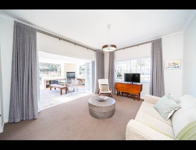 4 BEDROOM HOUSE FOR SALE IN BEACON BAY